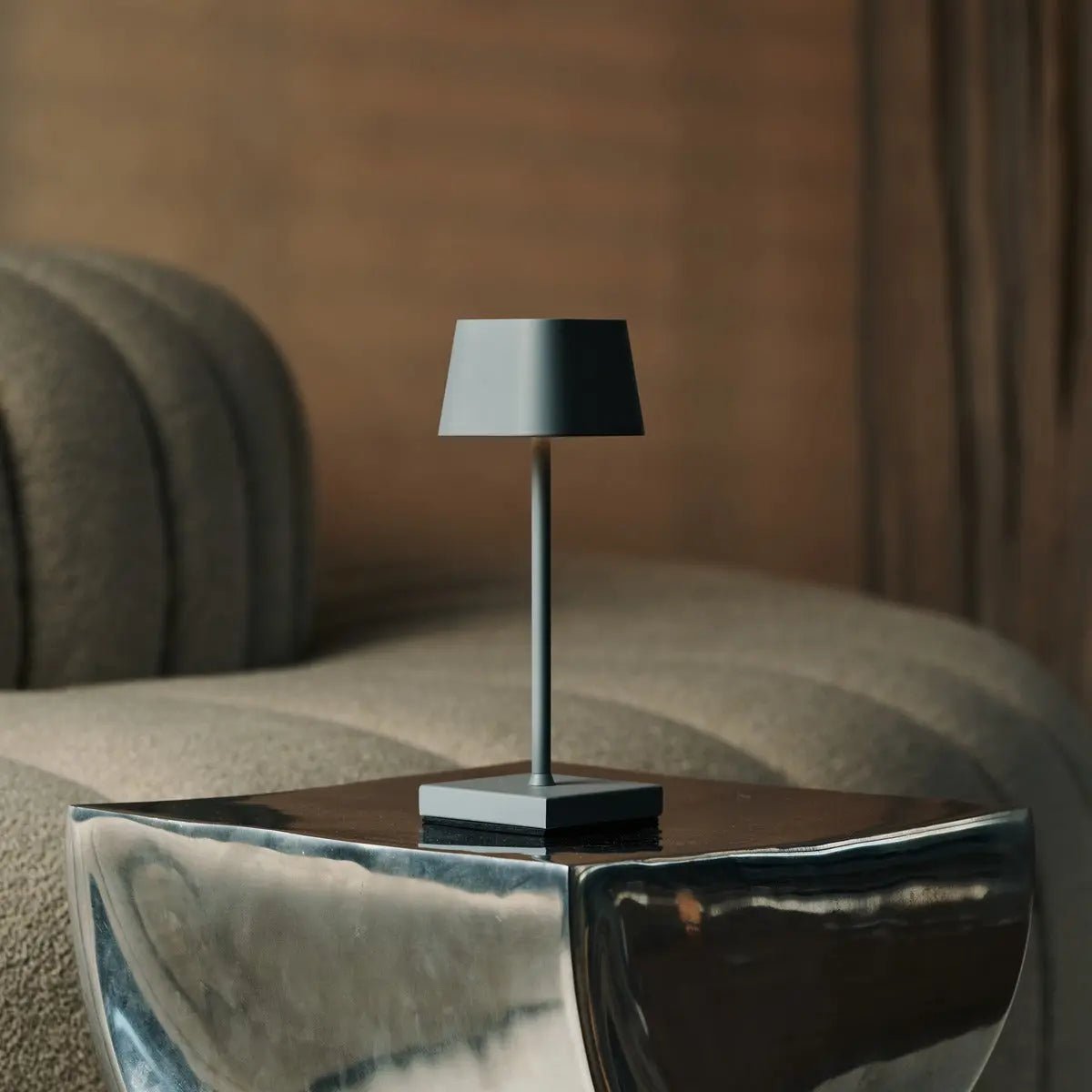 Mini Bordslampa i Trä Sarphati Musgrå