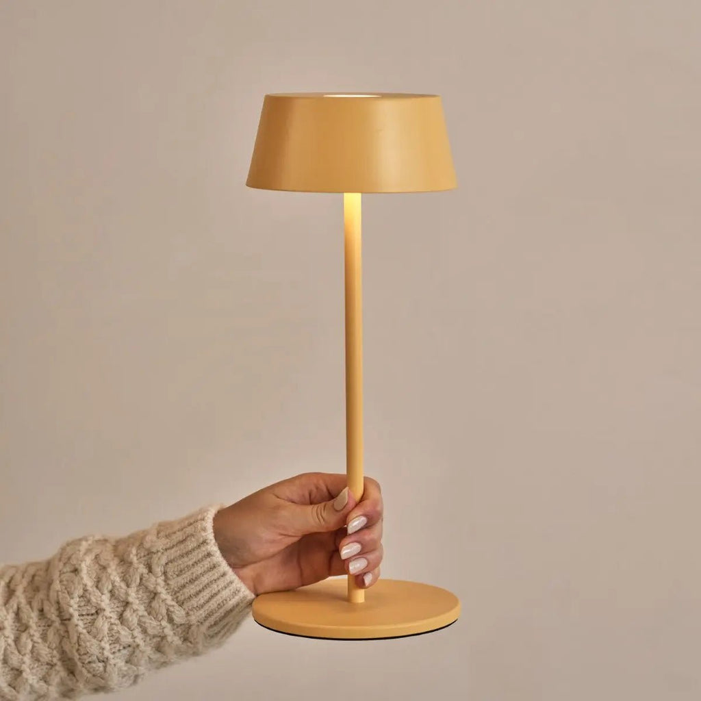 Bordslampa i Trä Hugo Bärnstensgul