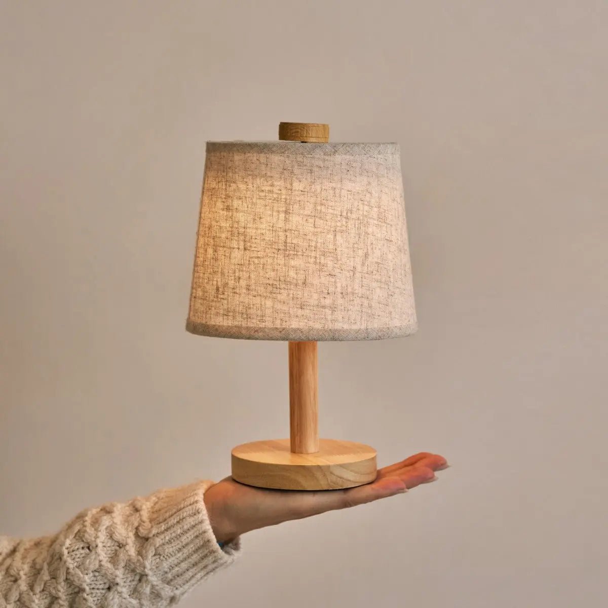 Rover Ljusbrun Trälampa, Uppladdningsbar