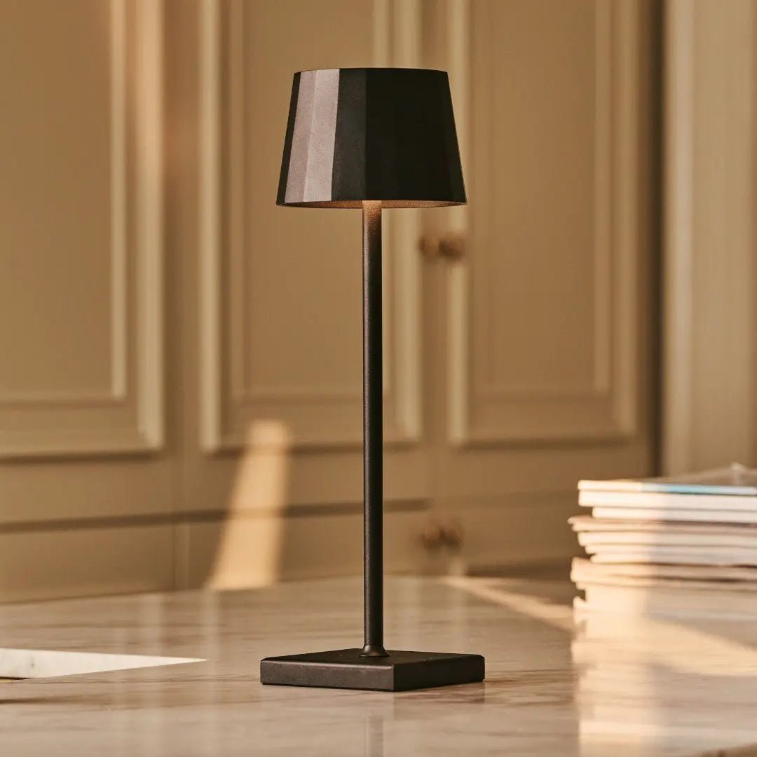 Bordslampa i Trä William Svart