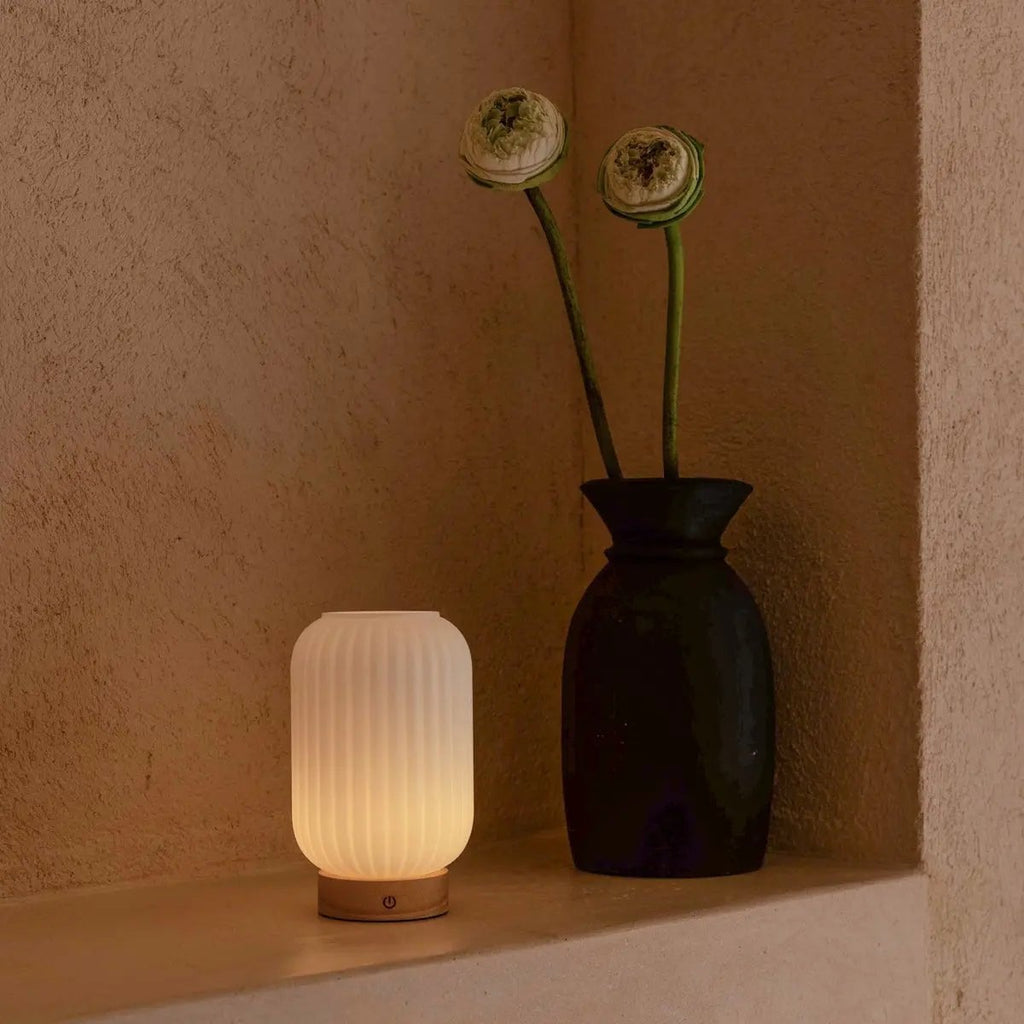 Bordslampa i Trä Lilly Ljusbrun