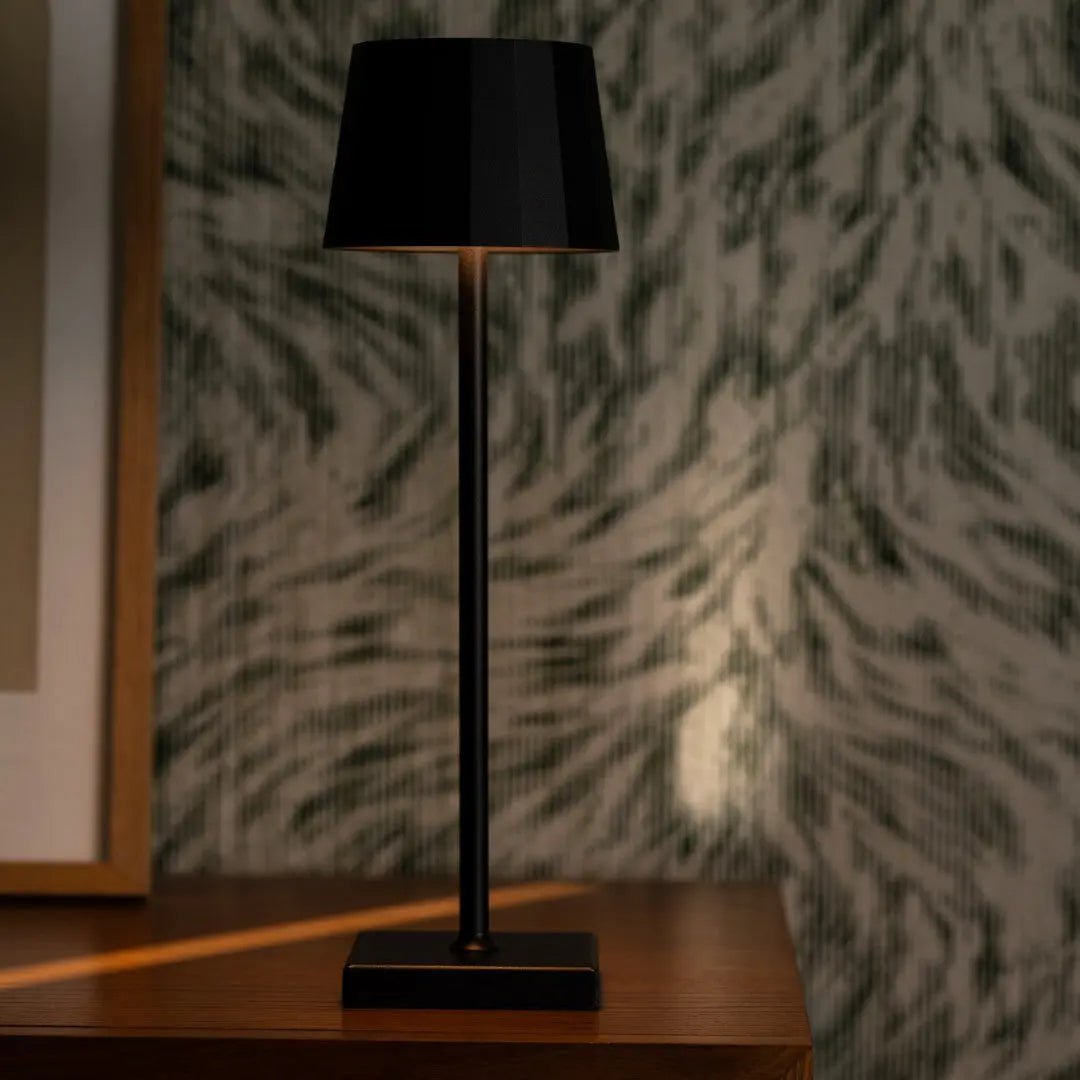 Bordslampa i Trä William Svart