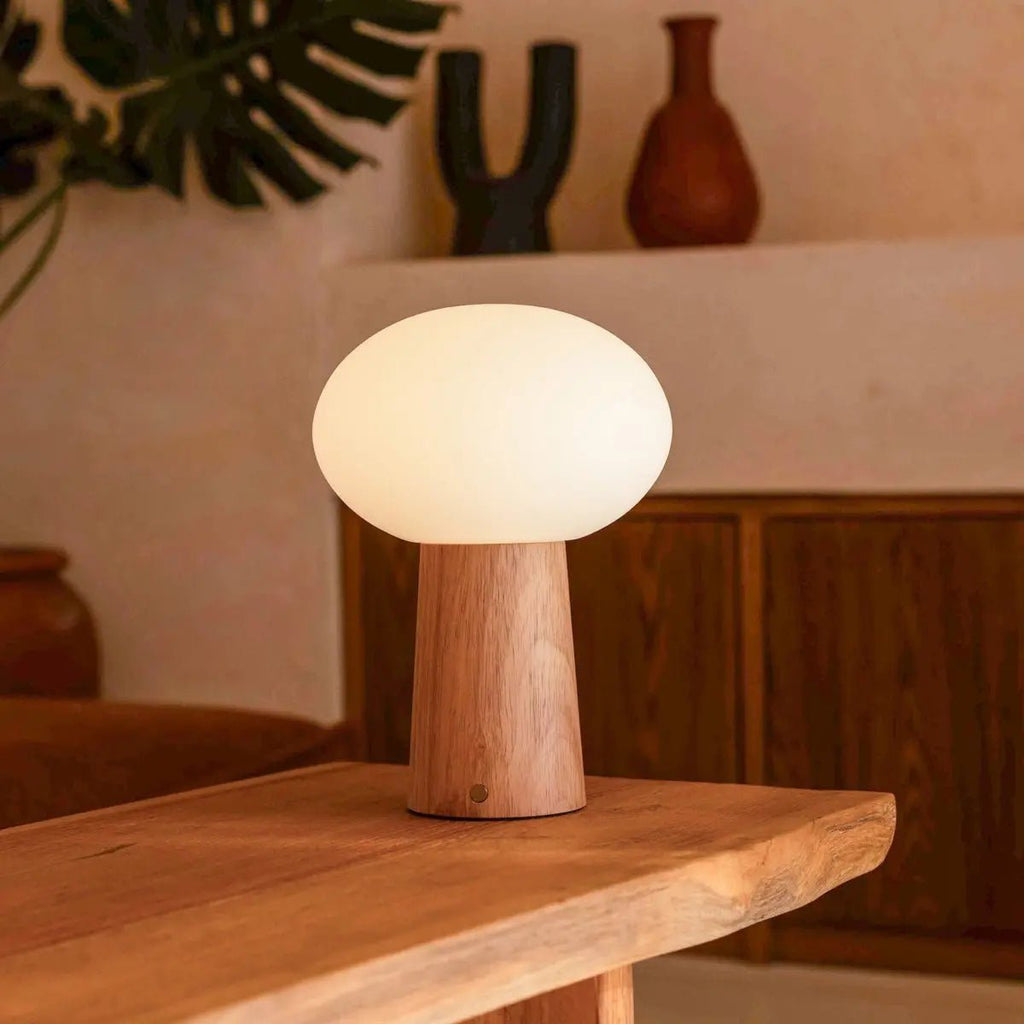 Sladdlös bordslampa Max – uppladdningsbar & dimbar | Tavellio