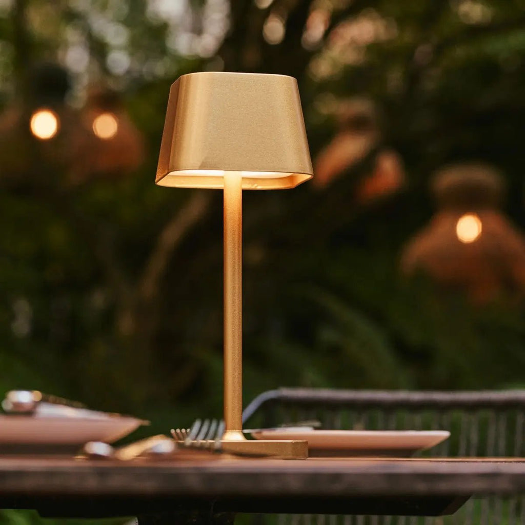 Bordslampa i Trä Ava Guld