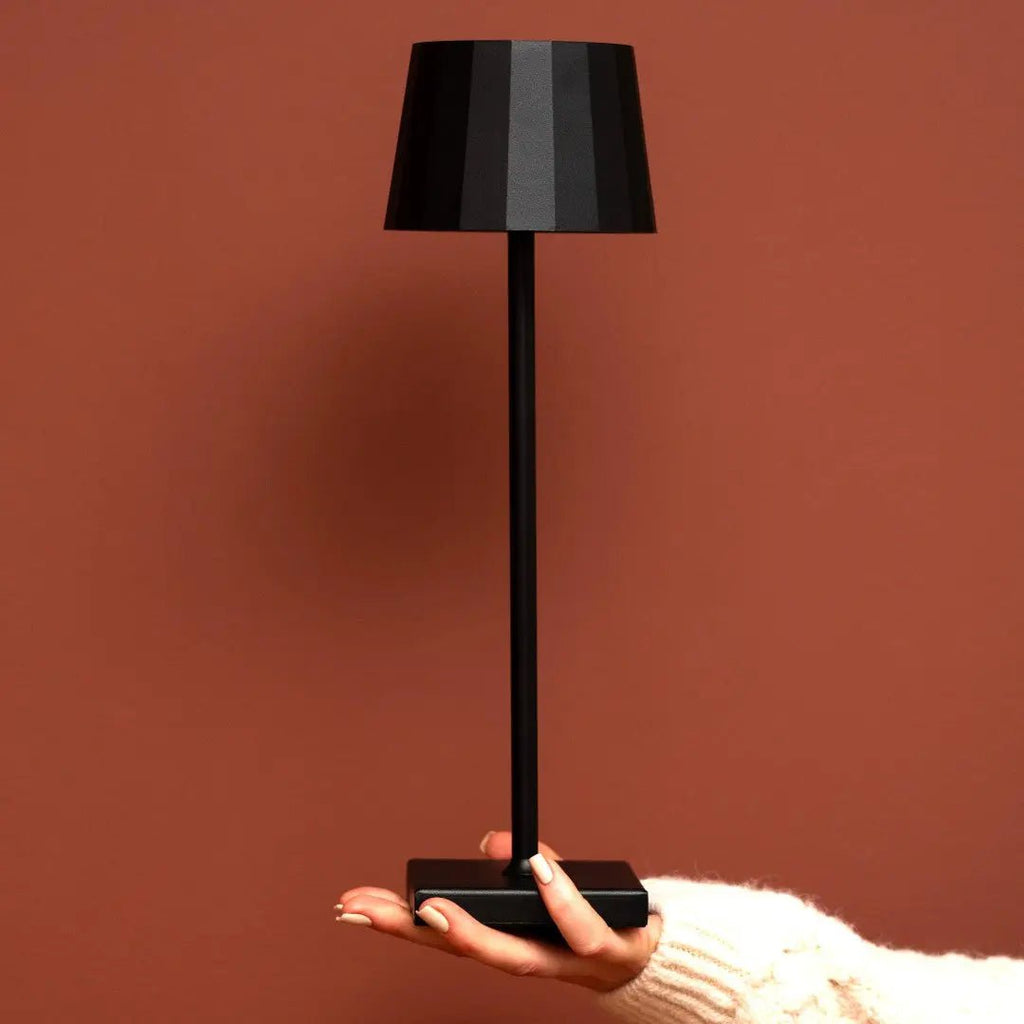 Bordslampa i Trä William Svart