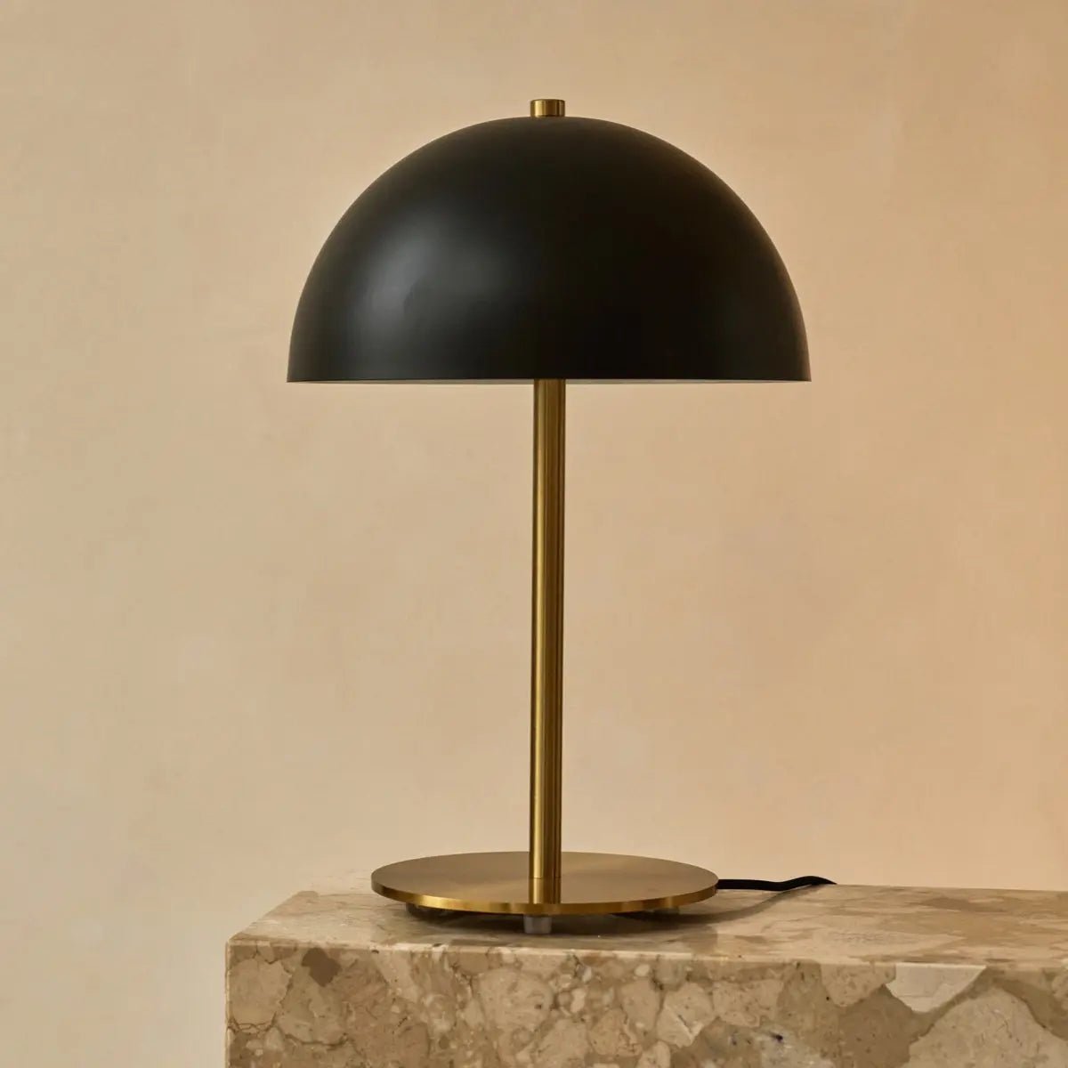 Lola Guld & Svart Bordslampa