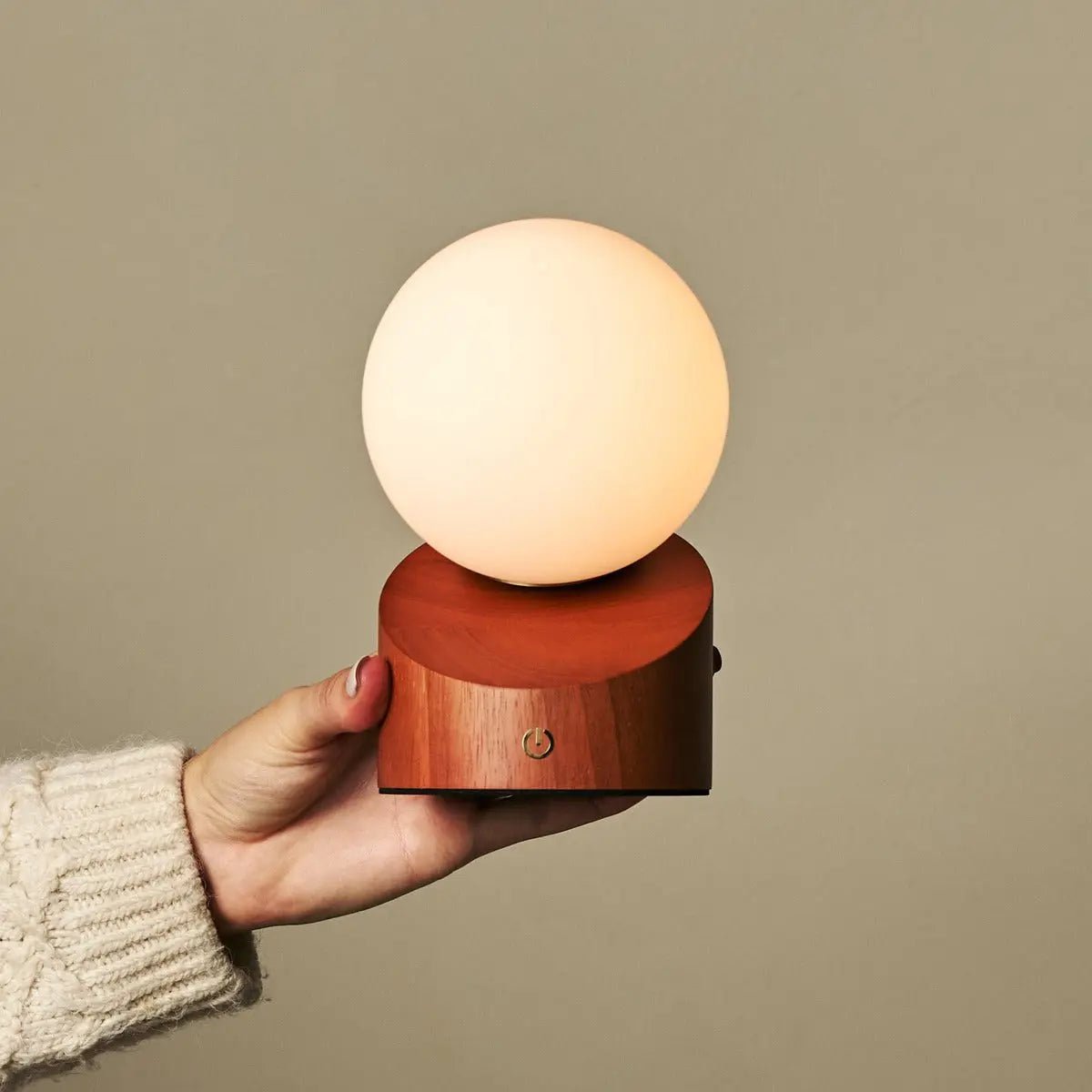 Morris – Sladdlös Uppladdningsbar Mini-Bordslampa i Kastanjebrunt