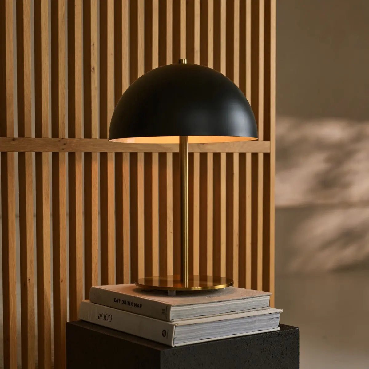 Lola Guld & Svart Bordslampa