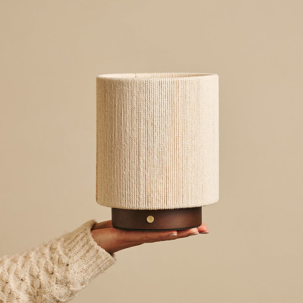 Ivo Mörkbrun Trälampa – Sladdlös Bordslampa