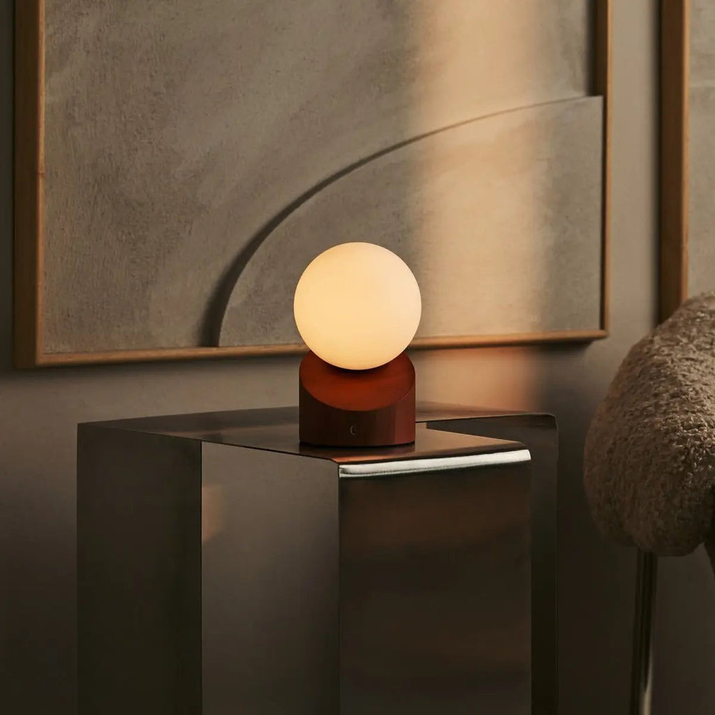 Morris – Sladdlös Uppladdningsbar Mini-Bordslampa i Kastanjebrunt