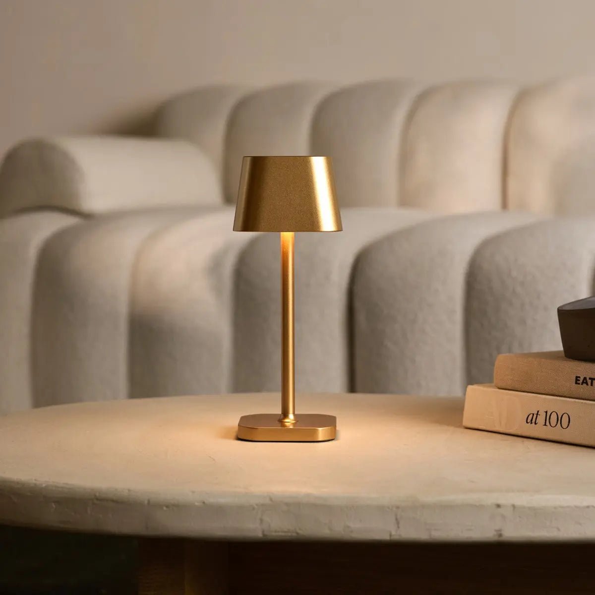 Bordslampa i Trä Ava Guld