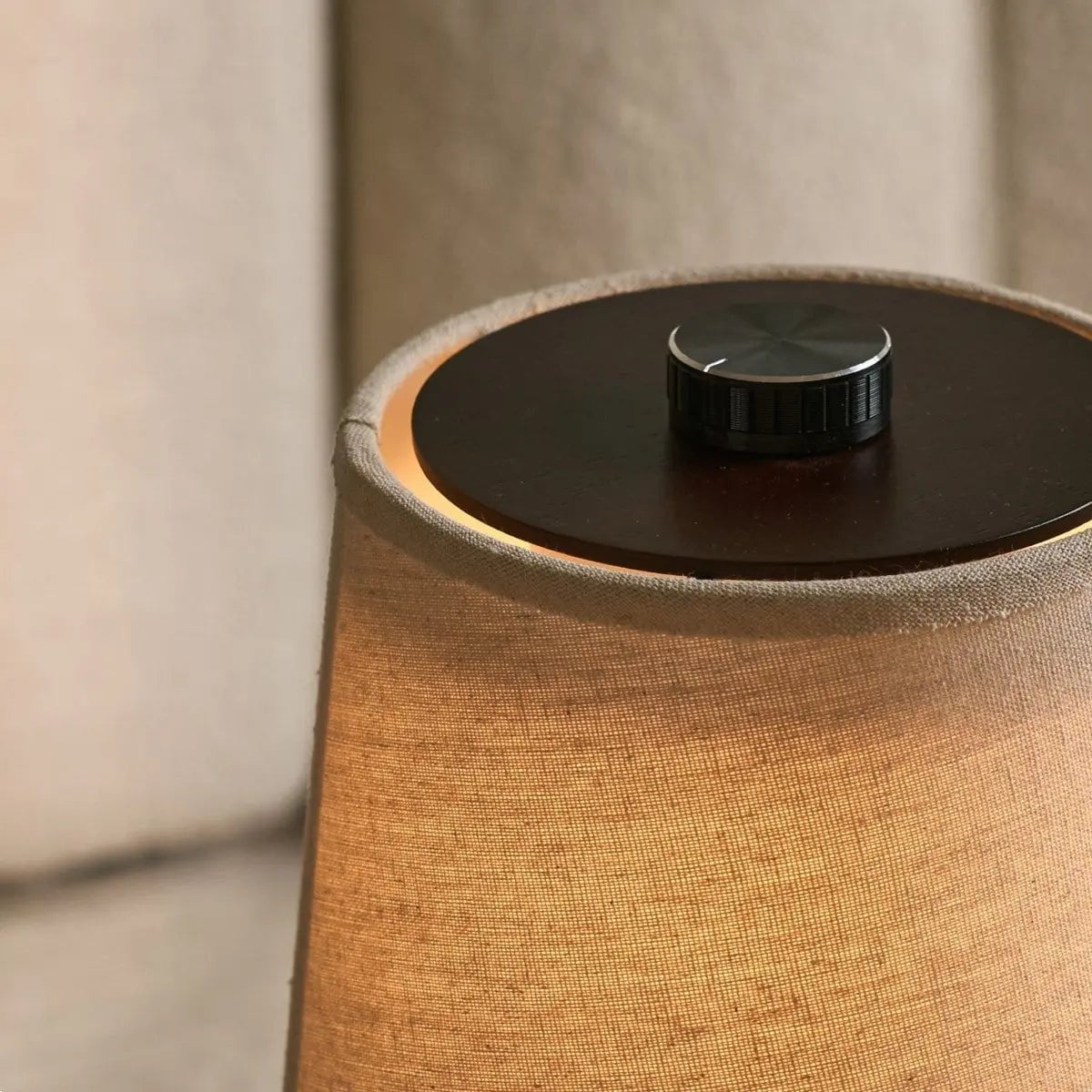 Rover Mörkbrun Trälampa, Uppladdningsbar