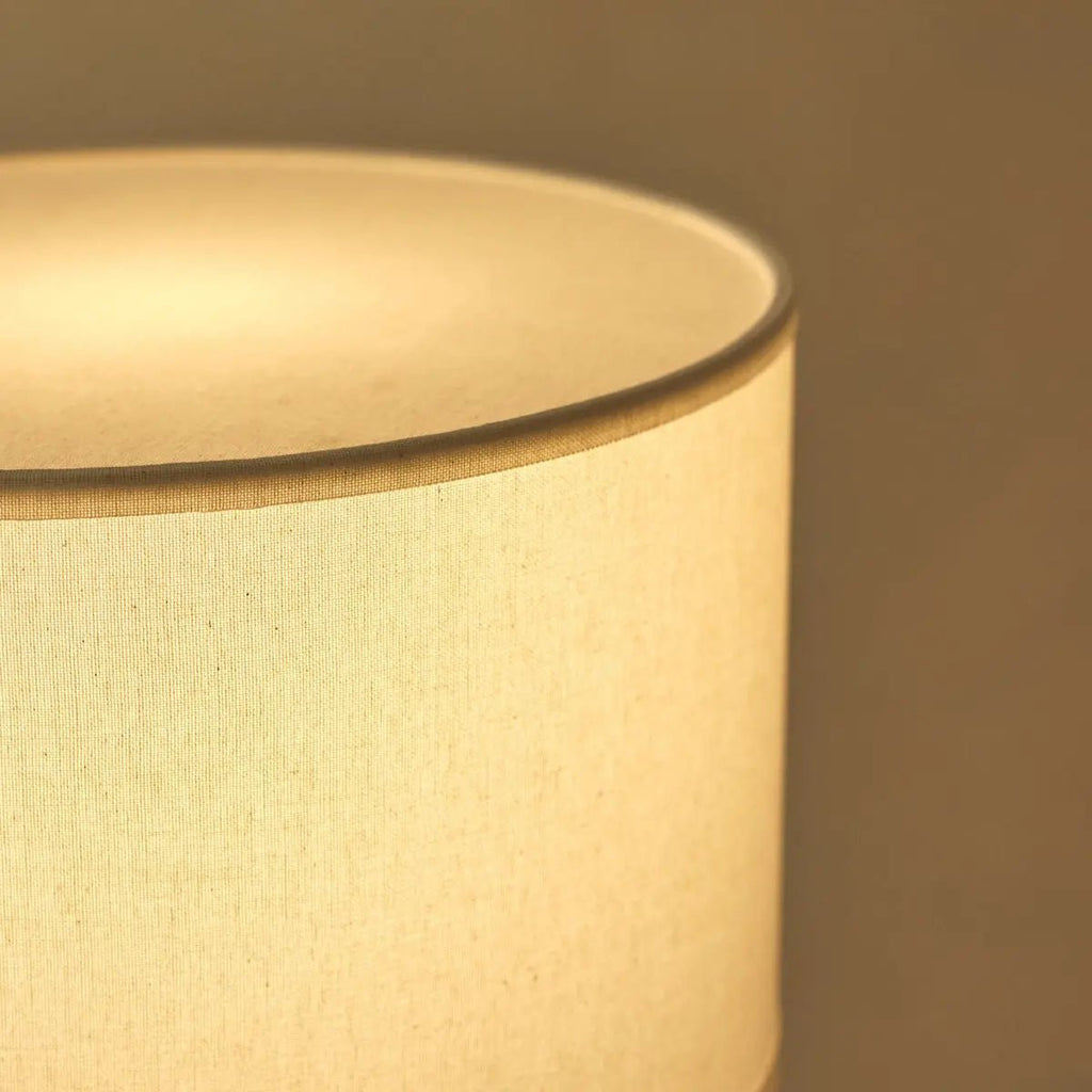 Bordslampa i Travertin Isla