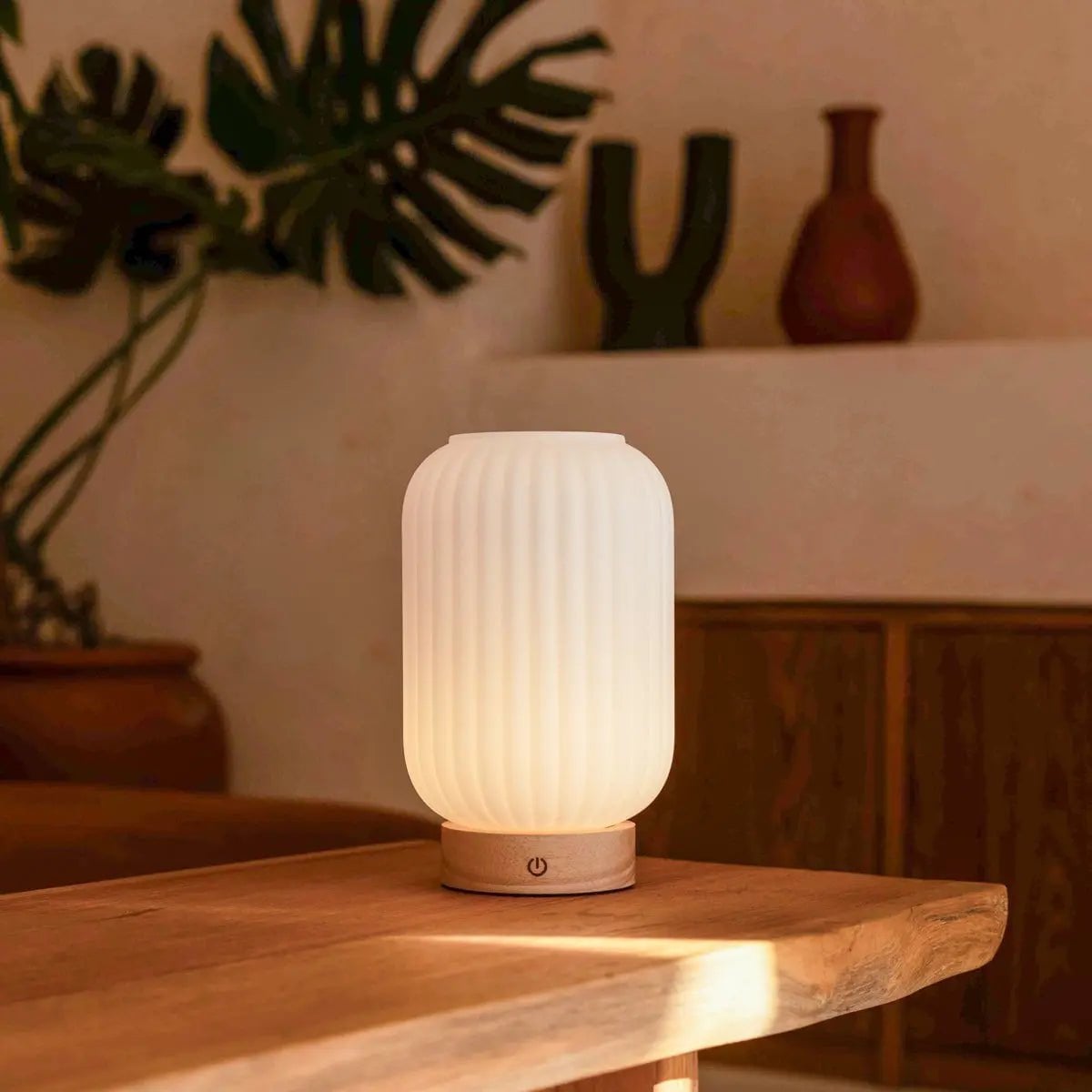 Bordslampa i Trä Lilly Ljusbrun