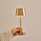 Bordslampa i Trä Ava Guld