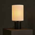 Kiko Svart Bordslampa med Räfflad Bas