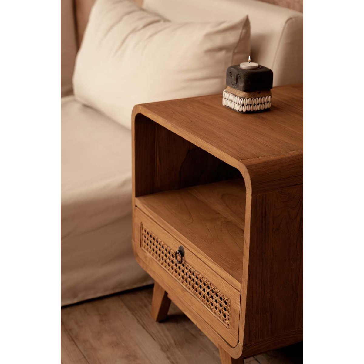 Breeze nattduksbord i teak och rotting, natur