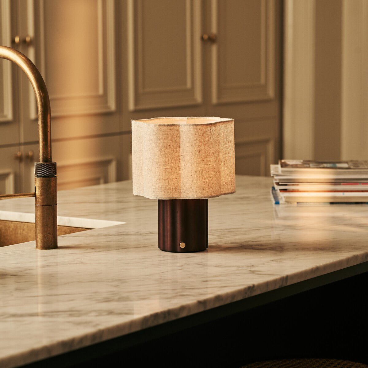 Yalisa Mörk Brun Uppladningsbar bordslampa – Nordic Kollektion