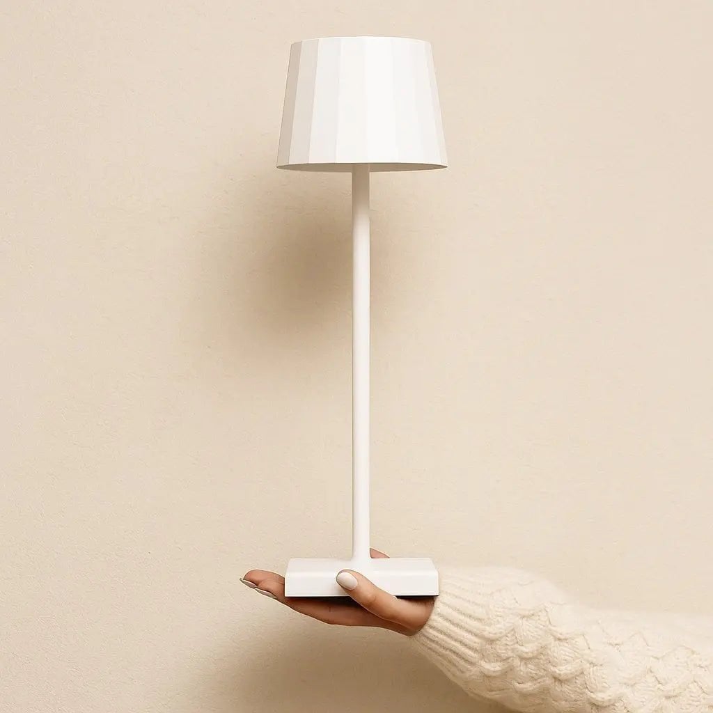 William Vit Sladdlös Bordslampa