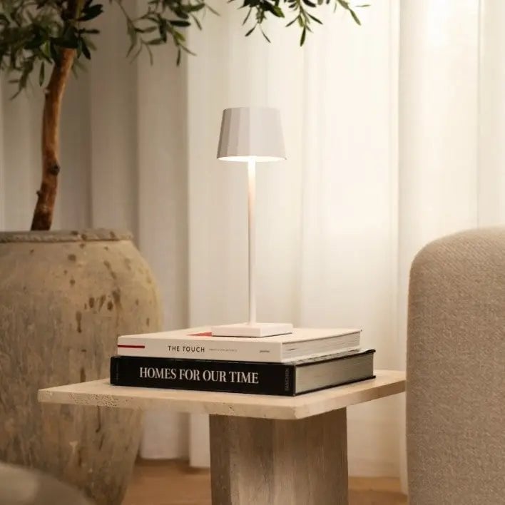 William Vit Sladdlös Bordslampa