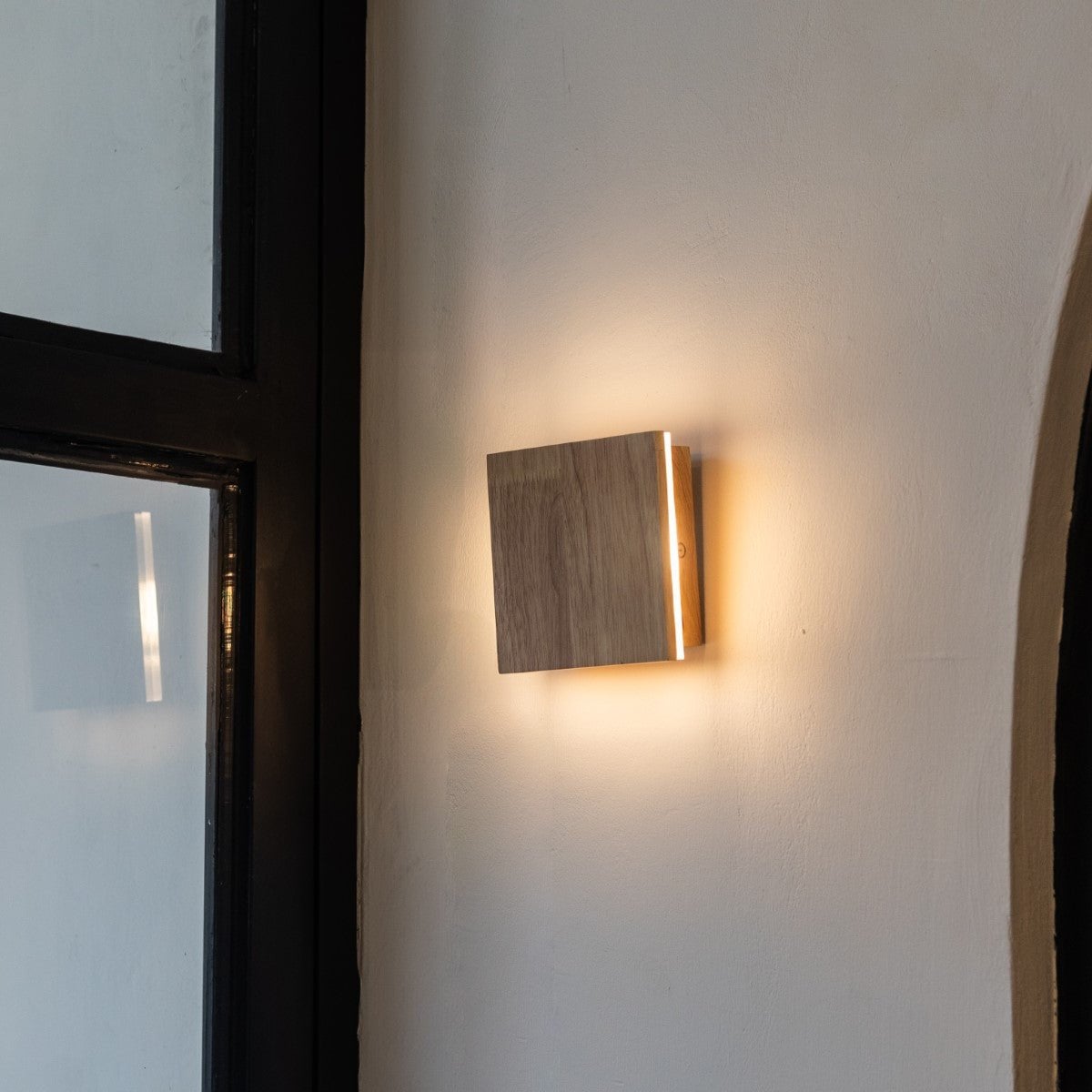 Vägglampa i Trä Lane Ljusbrun
