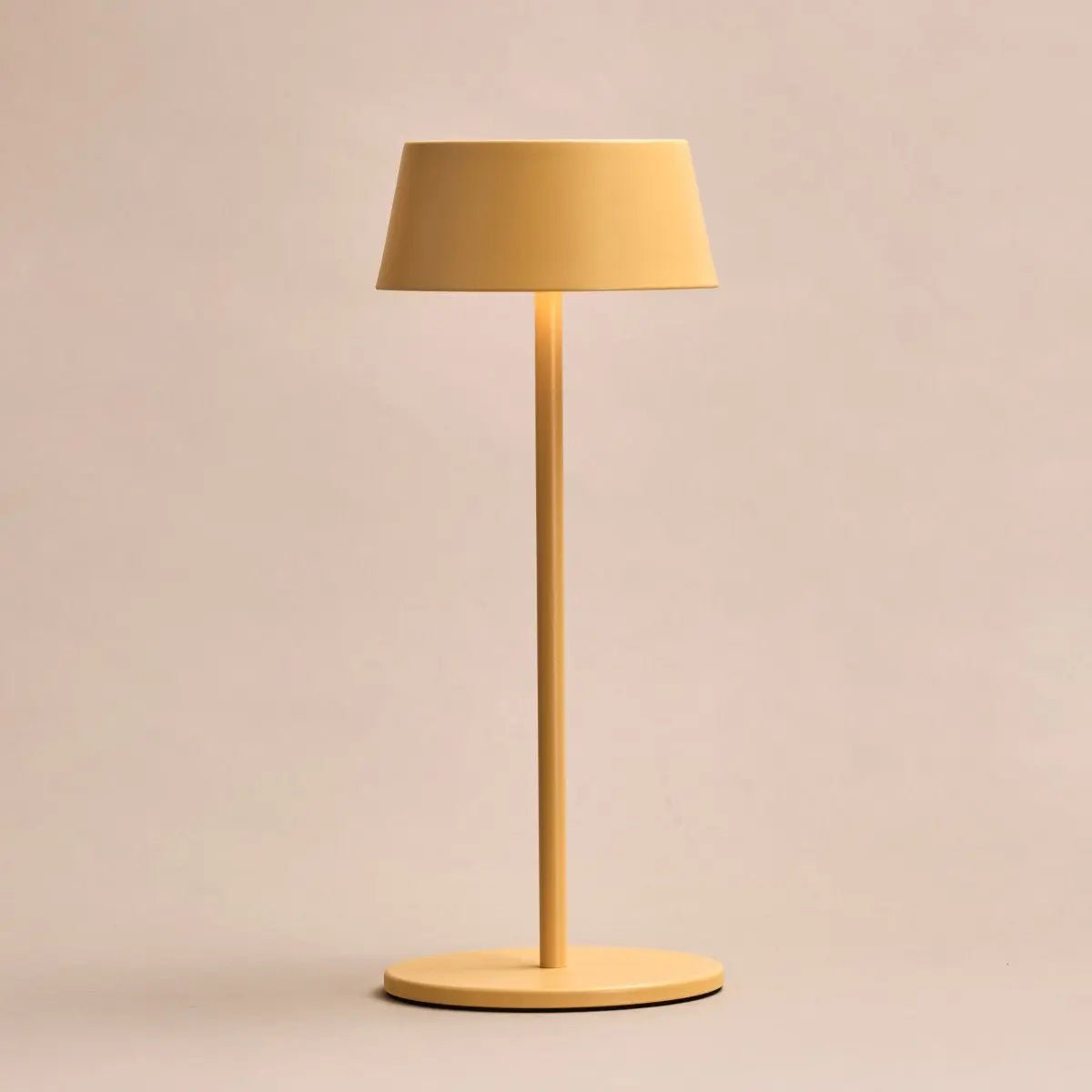 Bordslampa i Trä Hugo Bärnstensgul
