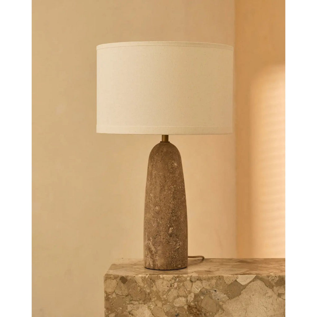 Bordslampa i Travertin Isla
