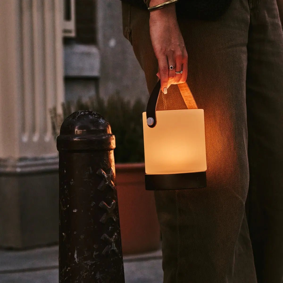 Bordslampa i Trä Avery Mörkbrun