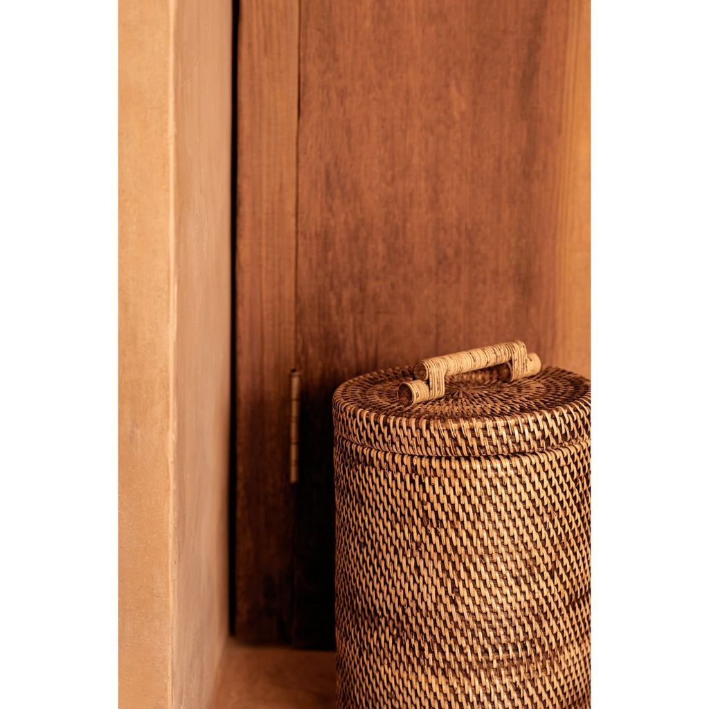 Rattan-korgen Hög, Naturbrun – med Lock