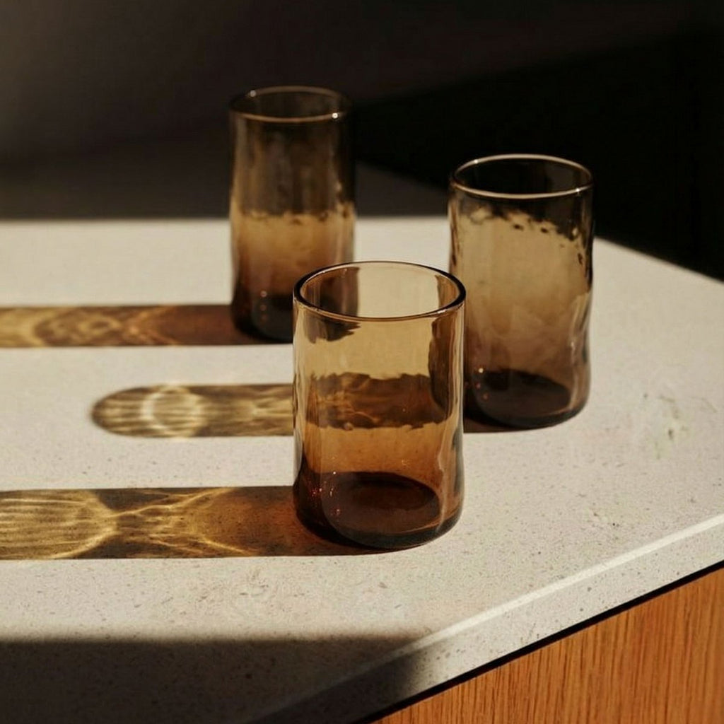 Dusk dricksglas i munblåst glas, kolgrå – M