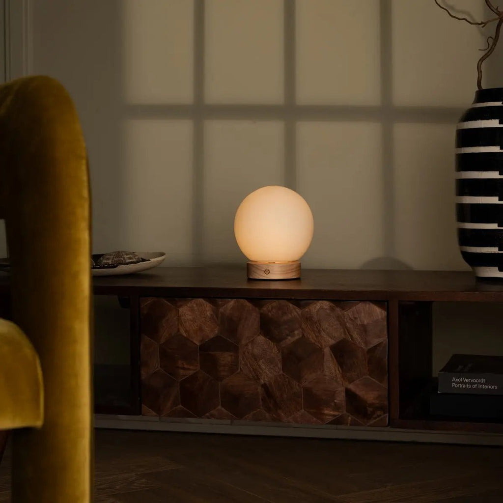 Flore Liten Ljusbrun Sladdlös Träbordslampa