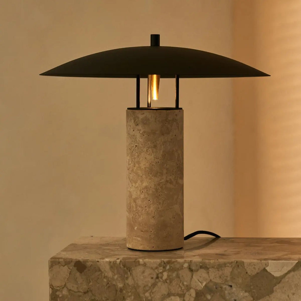 Bordslampa i Travertin Nicolaas – Tillverkad i Italien