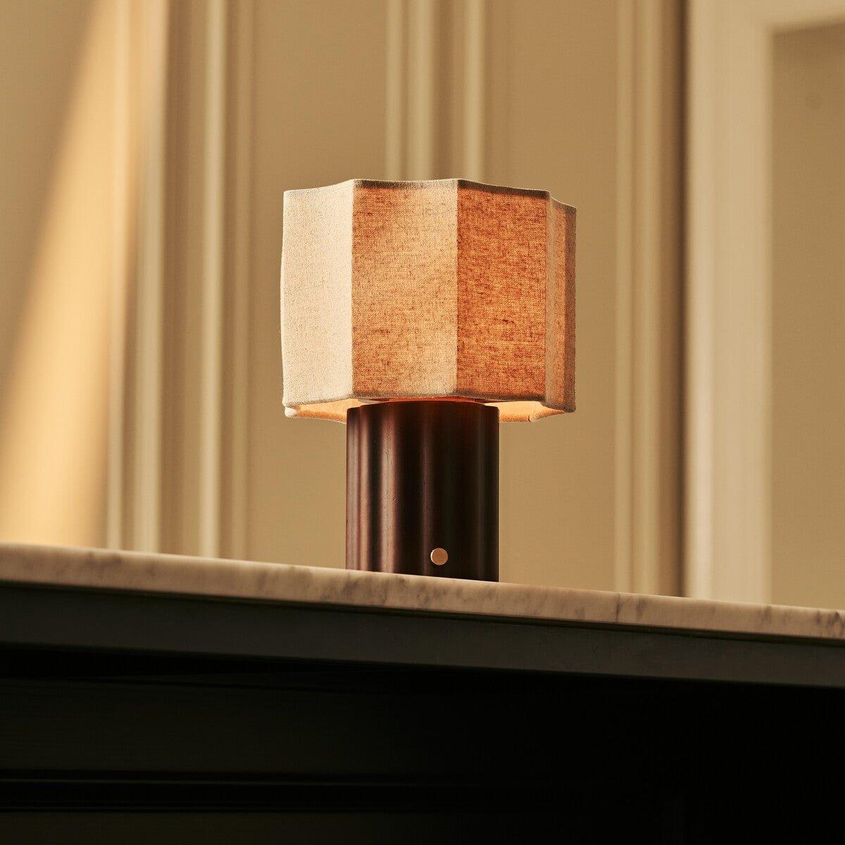 Eloïsa Mörkbrun Uppladdningsbar Bordslampa – Nordic Collection