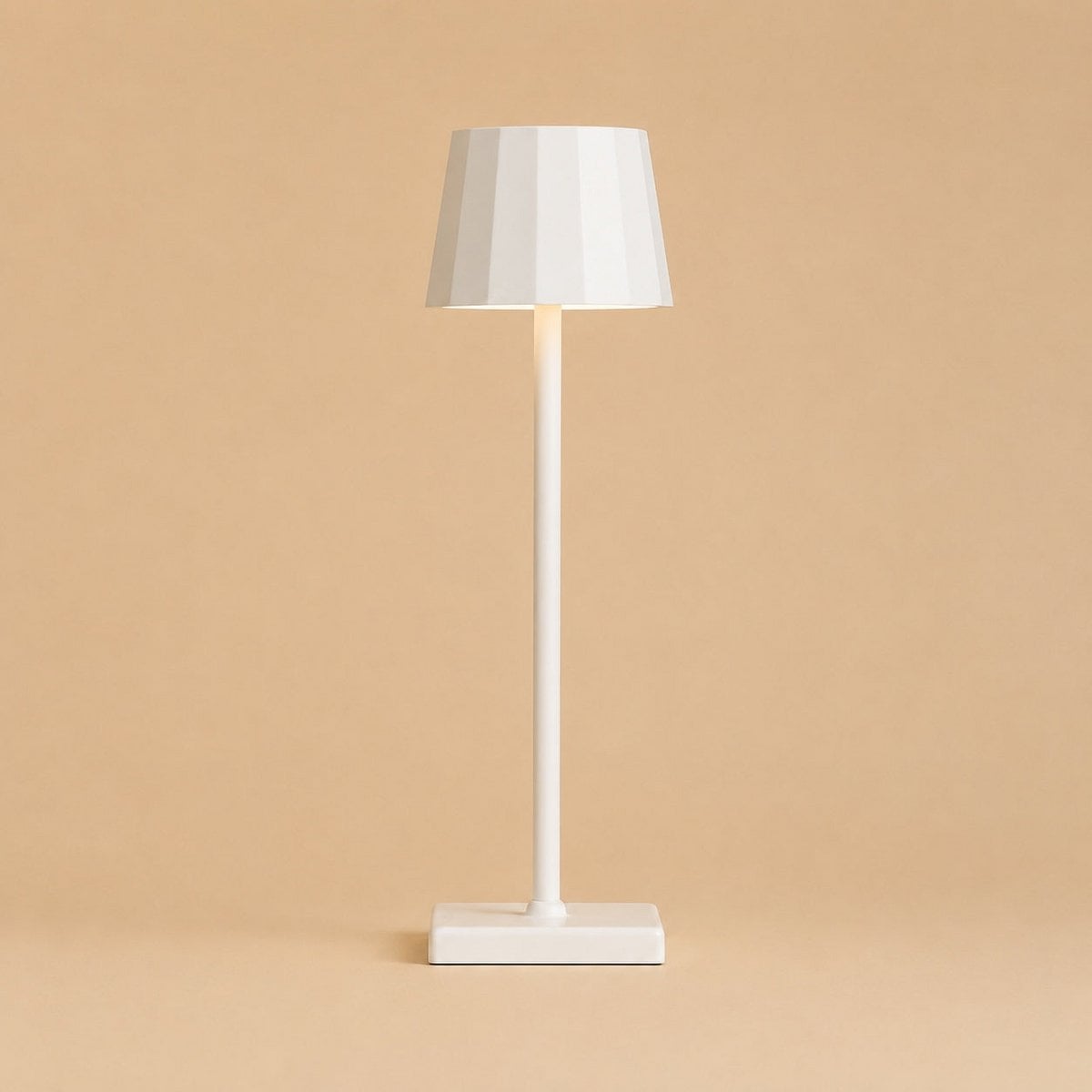 William Vit Sladdlös Bordslampa