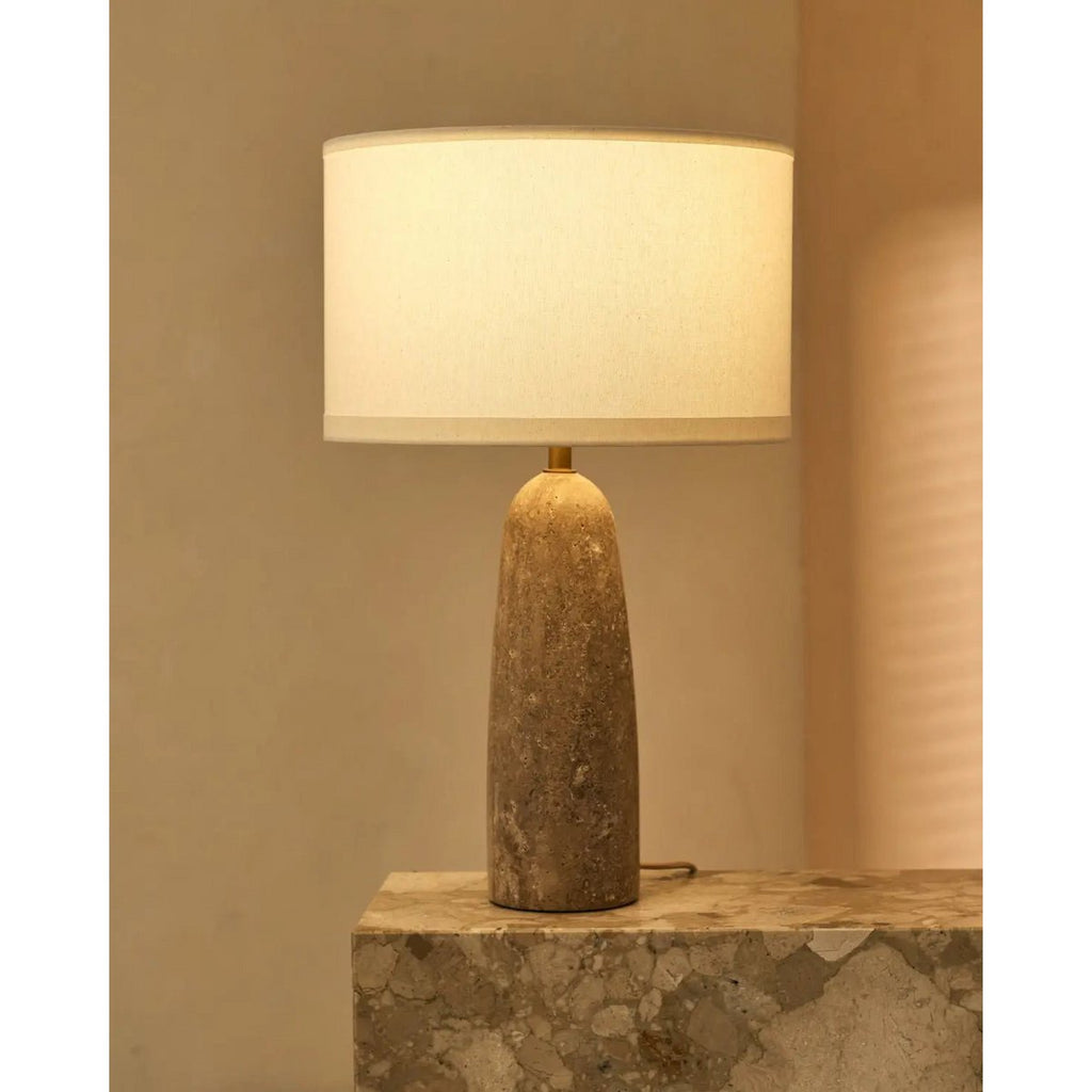 Bordslampa i Travertin Isla
