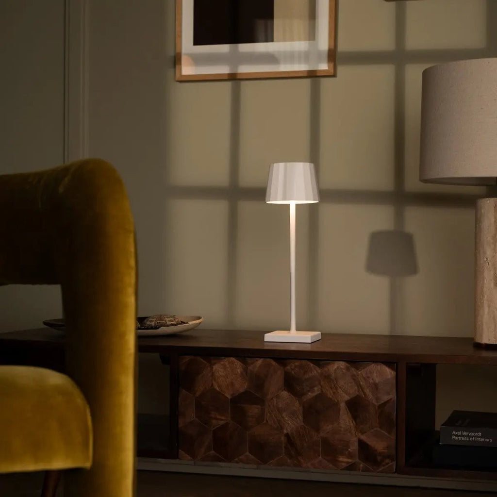 William Vit Sladdlös Bordslampa