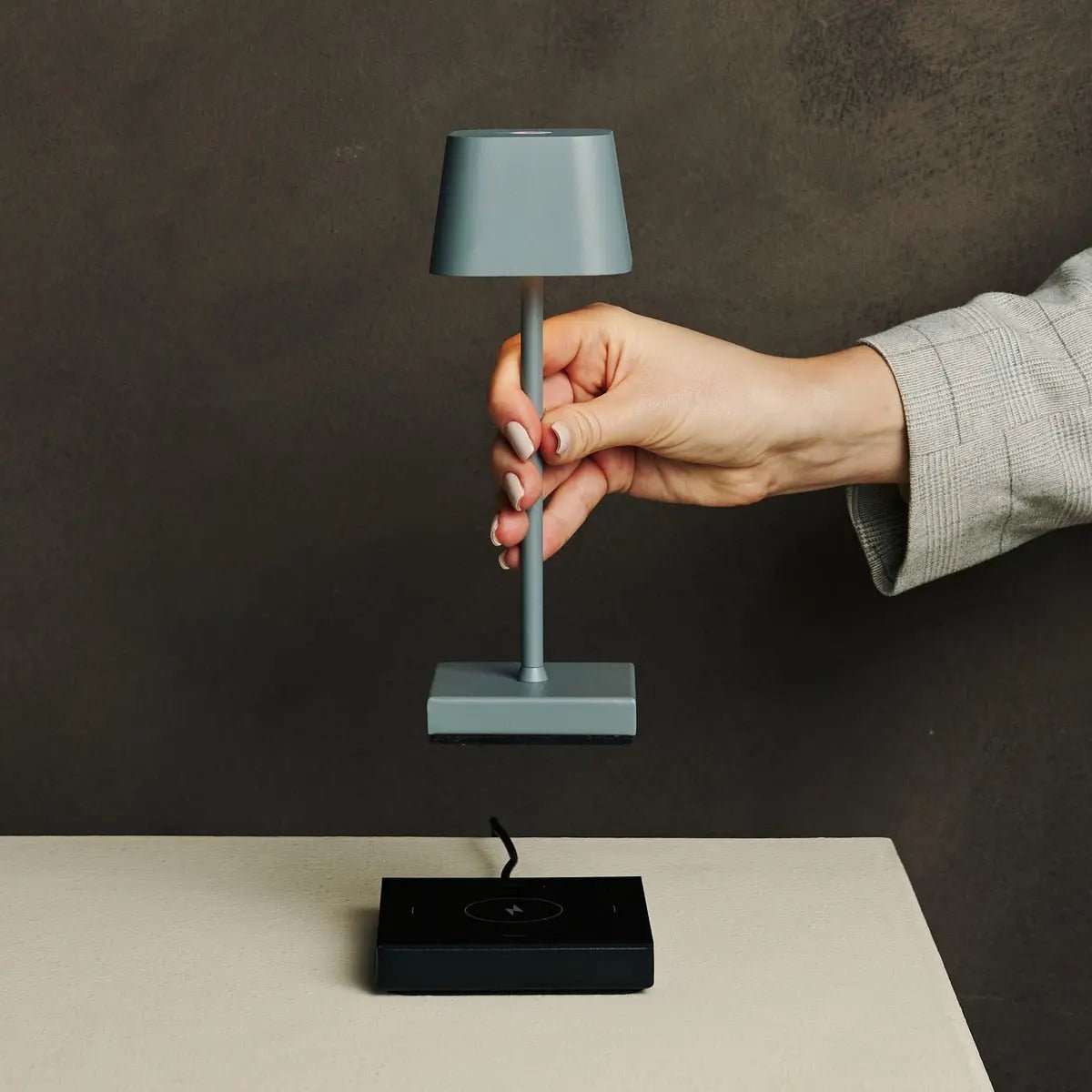Mini Bordslampa i Trä Sarphati Musgrå
