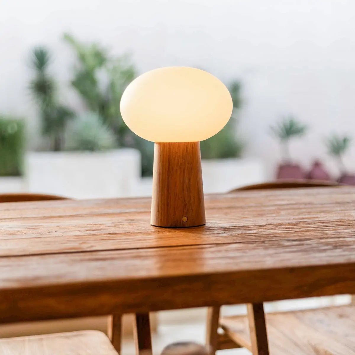 Sladdlös bordslampa Max – uppladdningsbar & dimbar | Tavellio