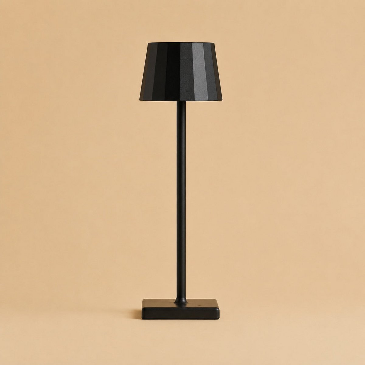 Bordslampa i Trä William Svart