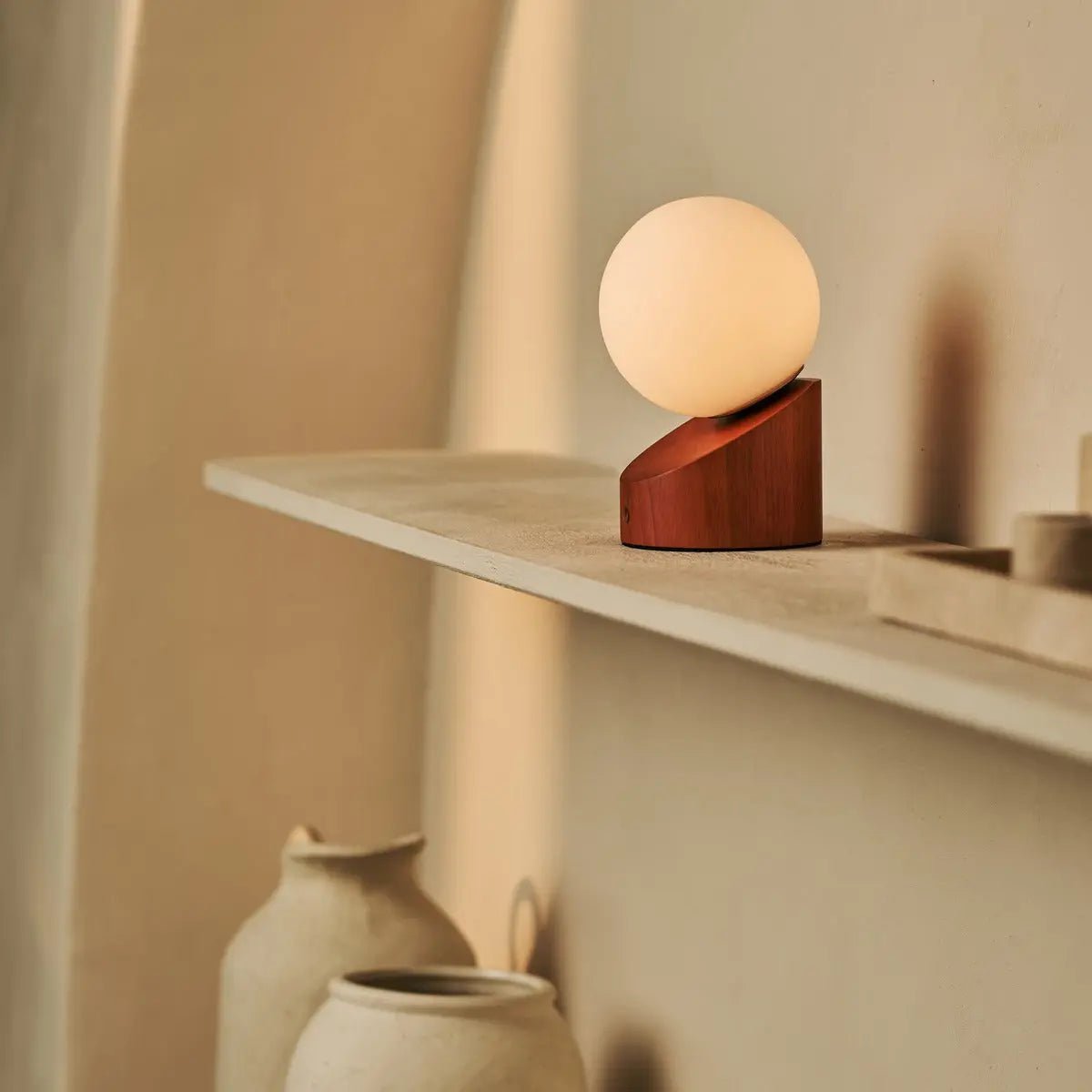 Morris – Sladdlös Uppladdningsbar Mini-Bordslampa i Kastanjebrunt